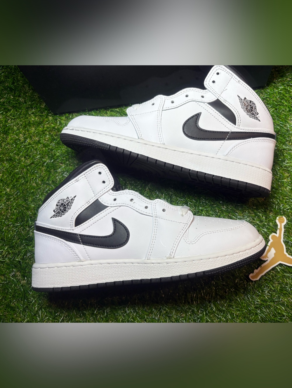 Air Jordan Nike White with Black Sneakers BRAND NEW. YUTH 7, women’s 8.5